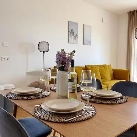 Apartment Modernes Am Mit Terrasse
