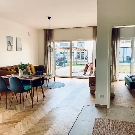 Modernes Am Mit Terrasse Apartment Grossraeschen