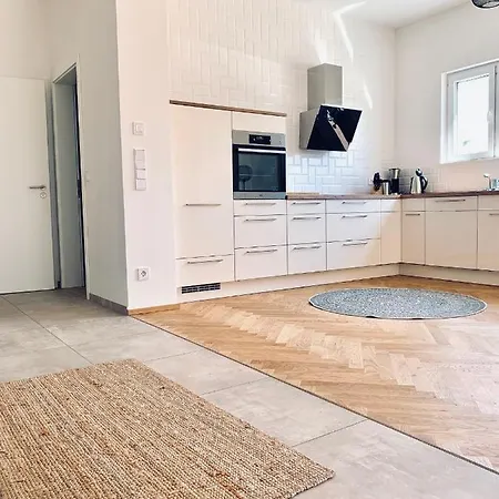 Modernes Am Mit Terrasse Grossraeschen