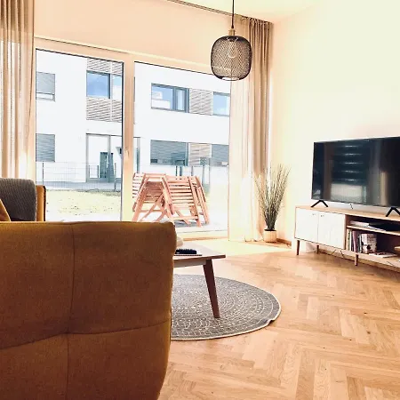 Modernes Am Mit Terrasse *