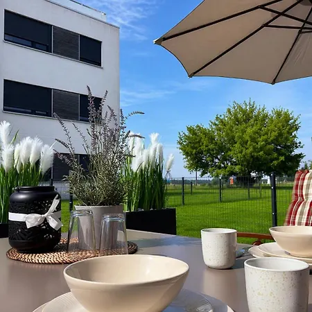 Modernes Am Mit Terrasse Διαμέρισμα Grossraschen