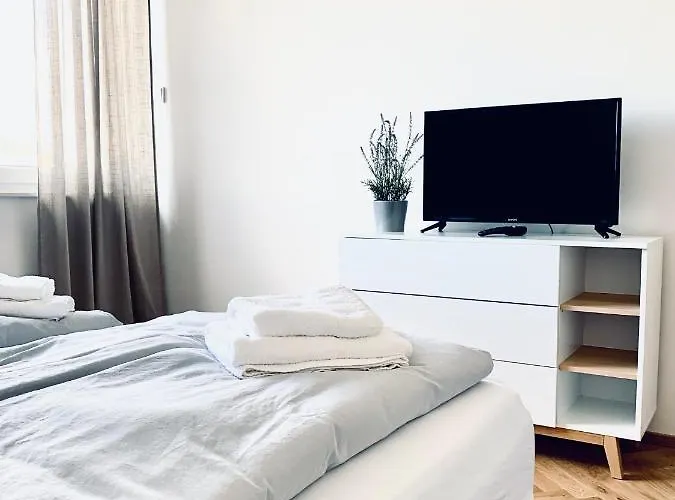 Modernes Am Mit Terrasse Apartamento Grossraeschen