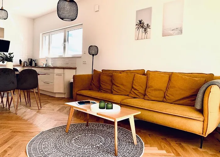 Modernes Am Mit Terrasse Apartamento Grossraeschen