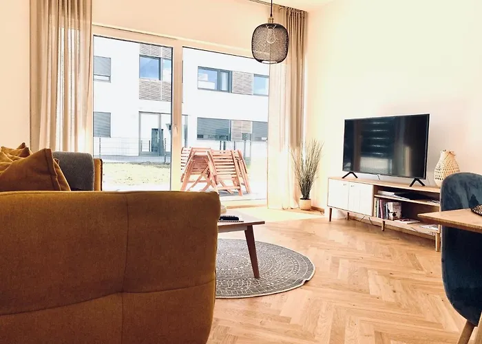 Modernes Am Mit Terrasse *